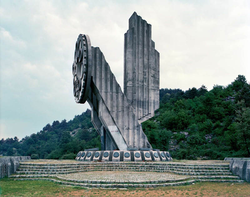 old-monuments-yugoslavia-spomeniks-jan-kempenaers-21